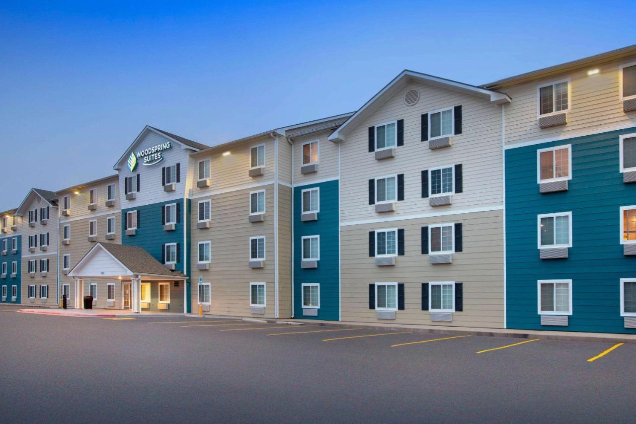 Woodspring Suites هارلينجن المظهر الخارجي الصورة