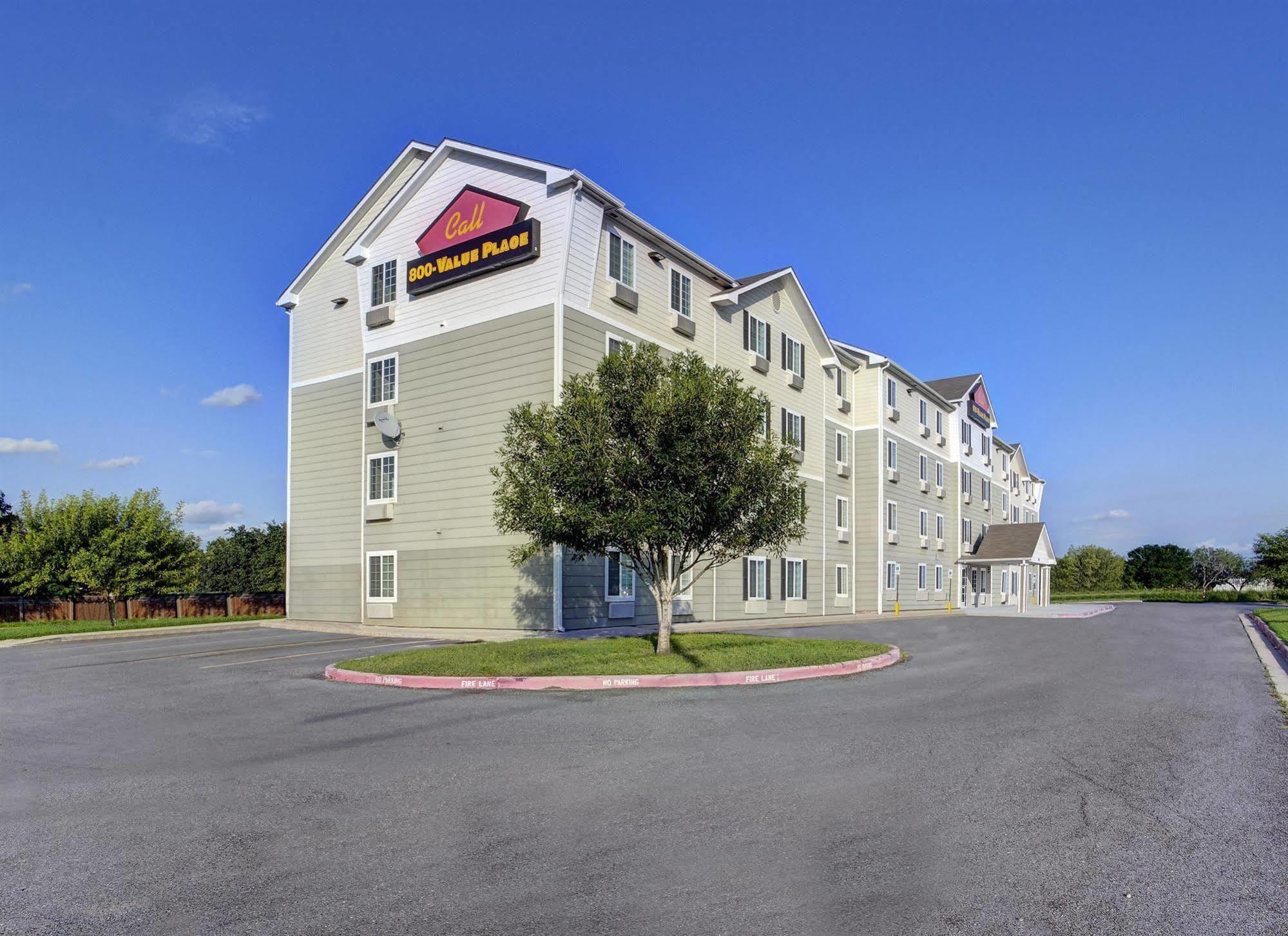 Woodspring Suites هارلينجن المظهر الخارجي الصورة