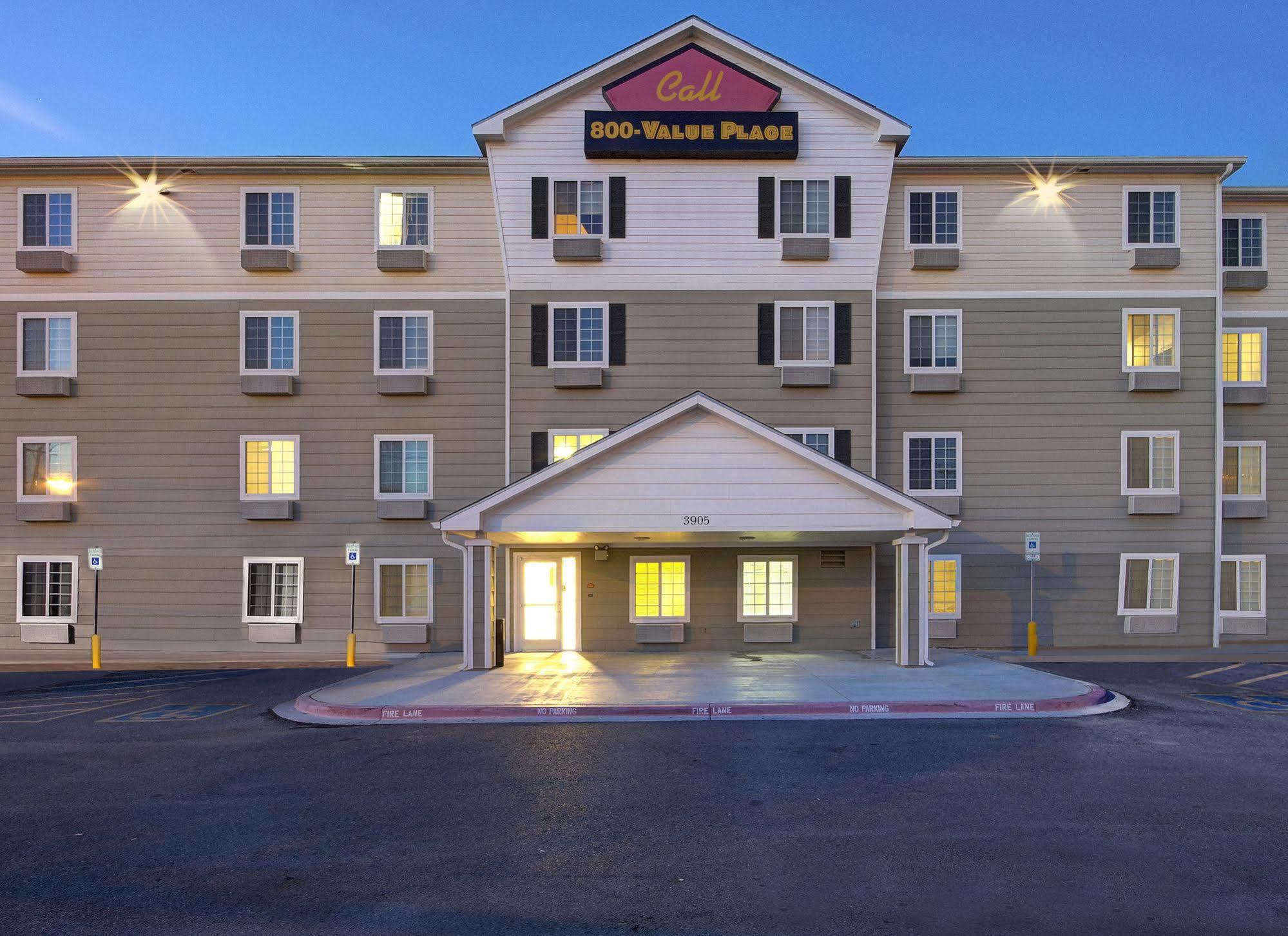 Woodspring Suites هارلينجن المظهر الخارجي الصورة