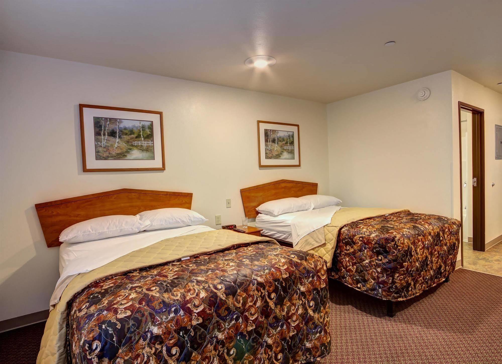 Woodspring Suites هارلينجن المظهر الخارجي الصورة