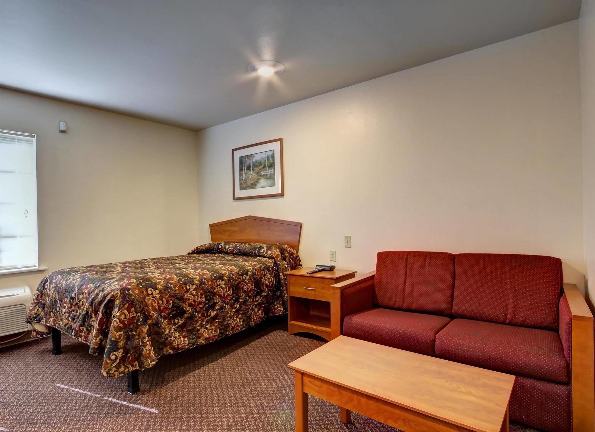 Woodspring Suites هارلينجن المظهر الخارجي الصورة
